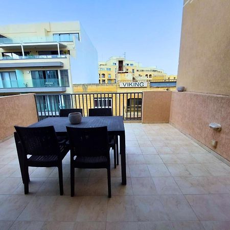2 Bedroom Seafront Duplex Penthouse In The Heart Of Spinola Bay San Giuliano Esterno foto