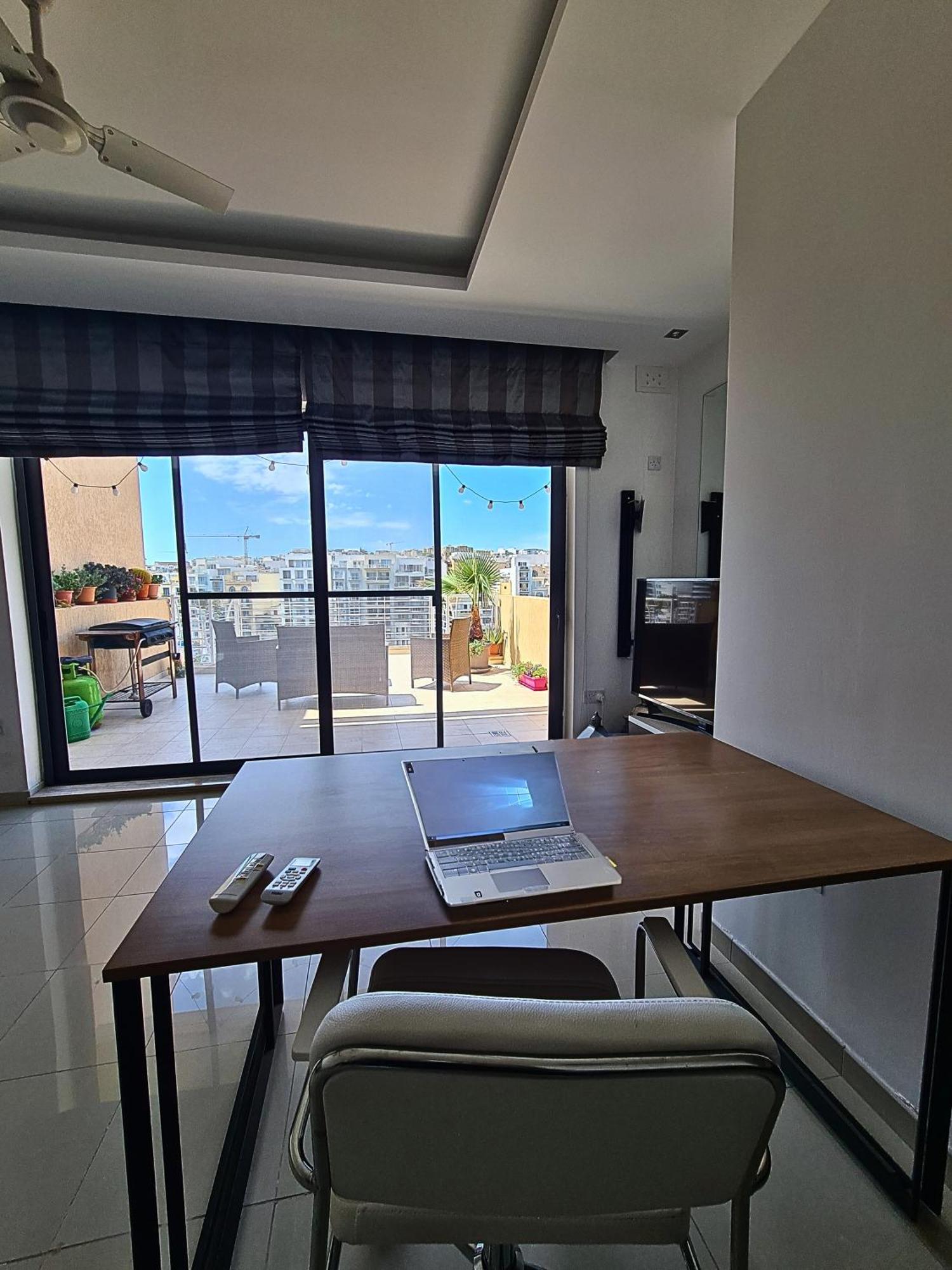 2 Bedroom Seafront Duplex Penthouse In The Heart Of Spinola Bay San Giuliano Esterno foto