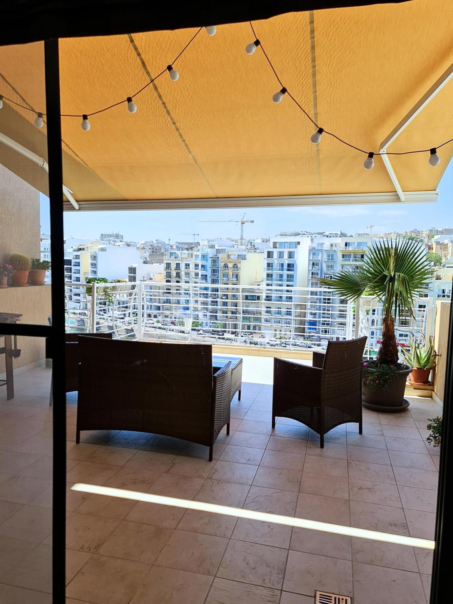 2 Bedroom Seafront Duplex Penthouse In The Heart Of Spinola Bay San Giuliano Esterno foto