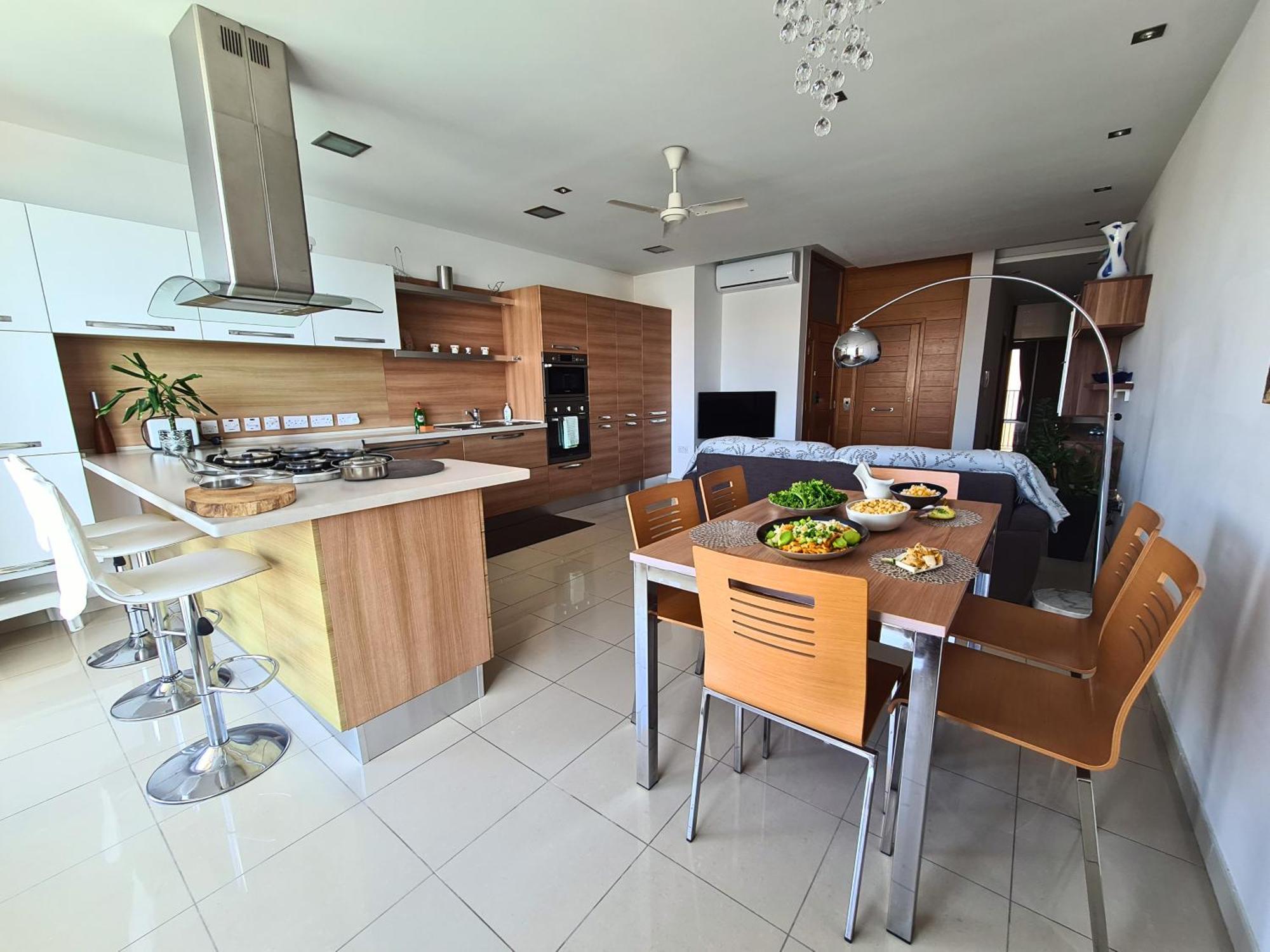 2 Bedroom Seafront Duplex Penthouse In The Heart Of Spinola Bay San Giuliano Esterno foto