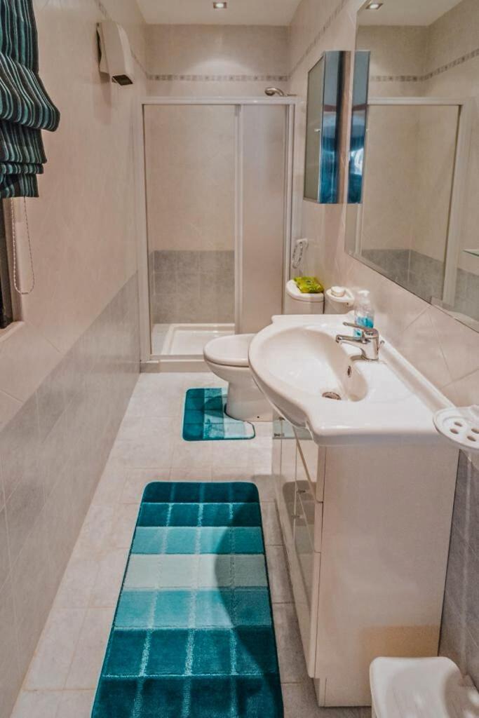2 Bedroom Seafront Duplex Penthouse In The Heart Of Spinola Bay San Giuliano Esterno foto